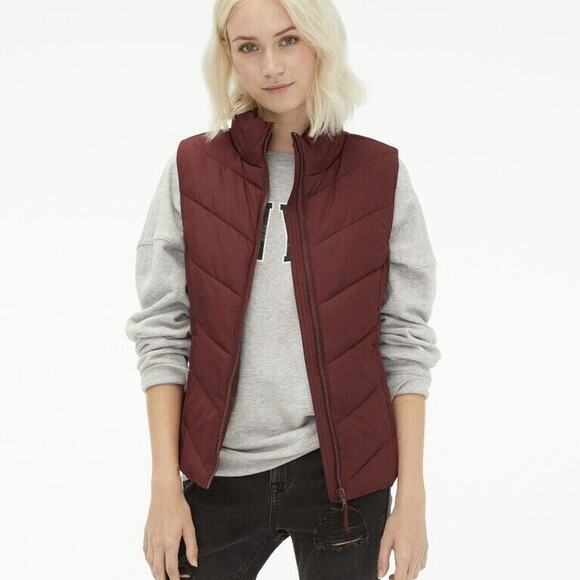 Aeropostale Puffer Vest Women Medium Remixed Recycled Fill Burgundy Full Zip NWT - Picture 1 of 9